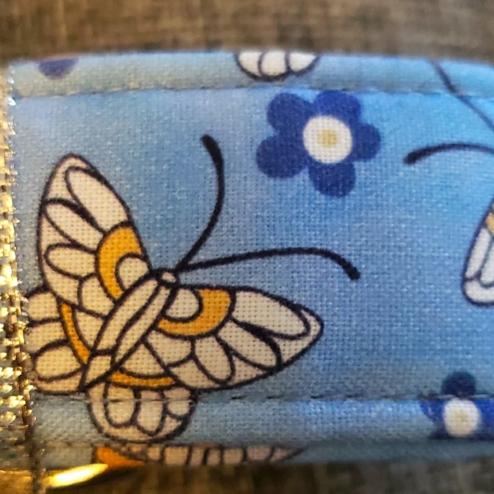 Lionet Paws Blue with Butterfly Print Dog Collar Size L 16-24 Inches
